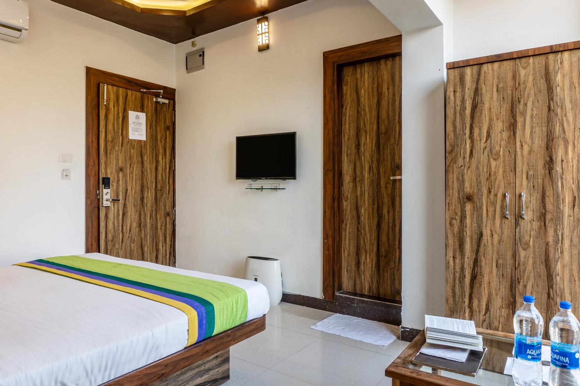Treebo Spirit Residency Hotel อุเดเปอร์ ภายนอก รูปภาพ