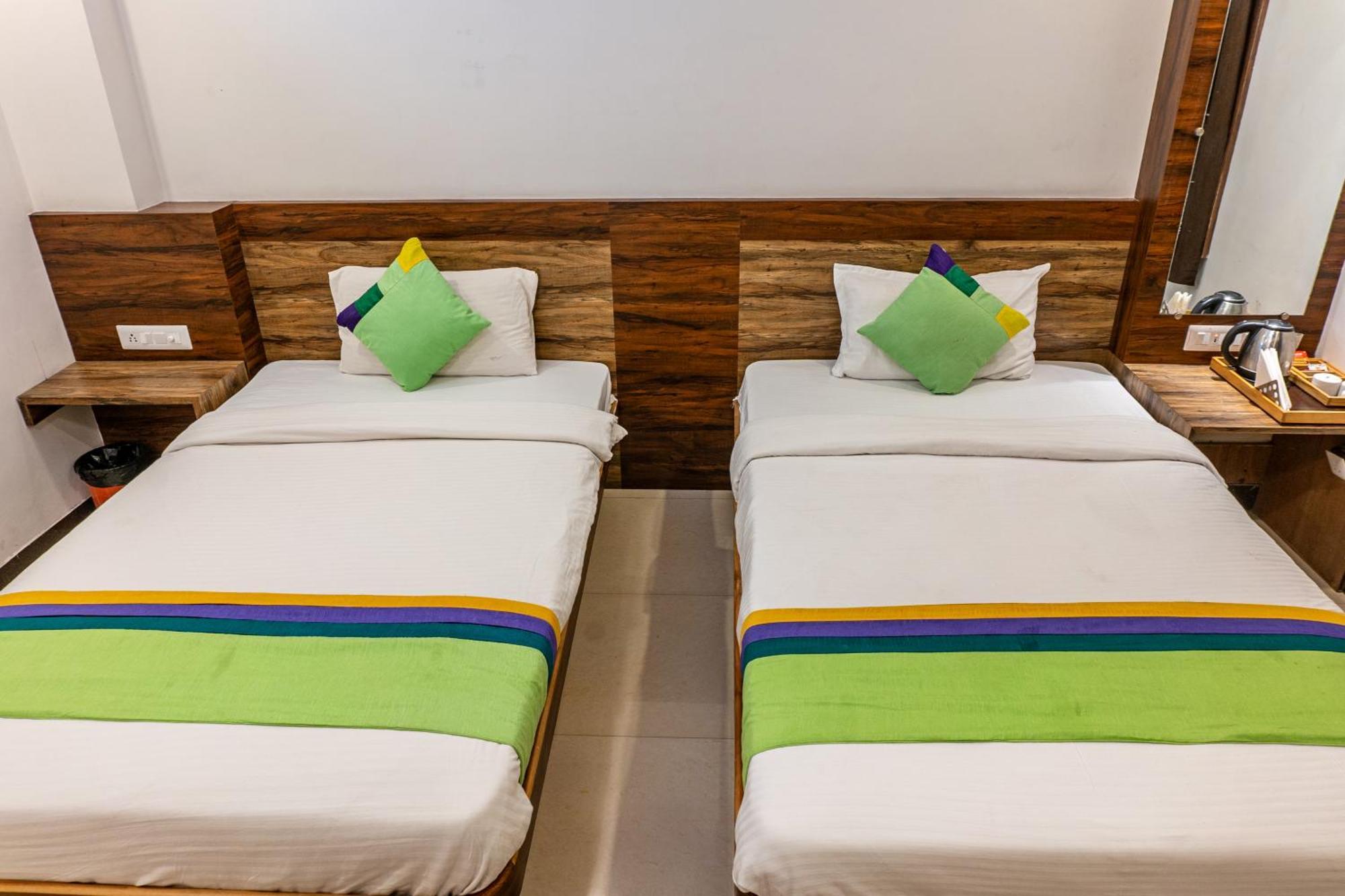 Treebo Spirit Residency Hotel อุเดเปอร์ ภายนอก รูปภาพ