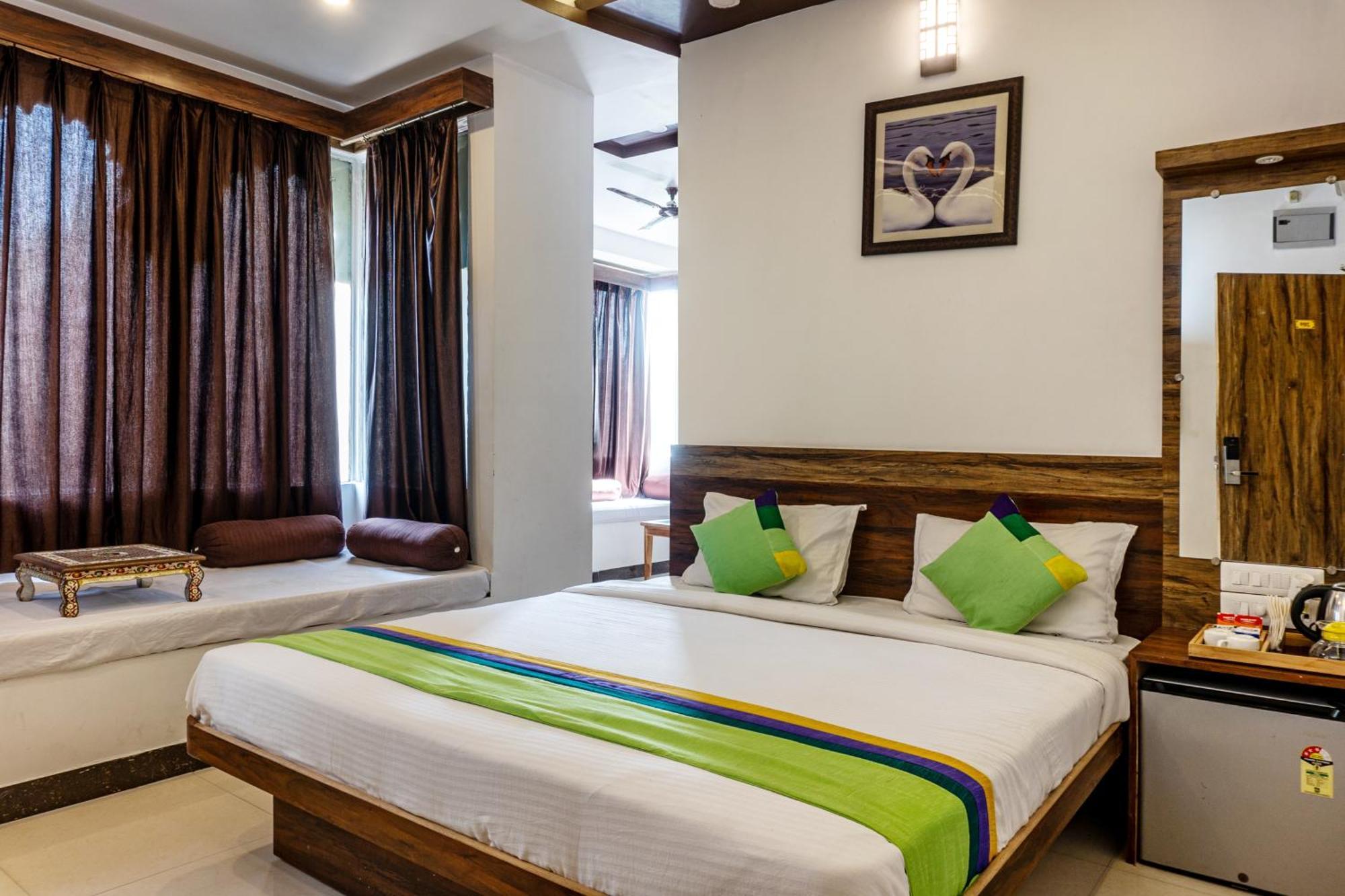Treebo Spirit Residency Hotel อุเดเปอร์ ภายนอก รูปภาพ