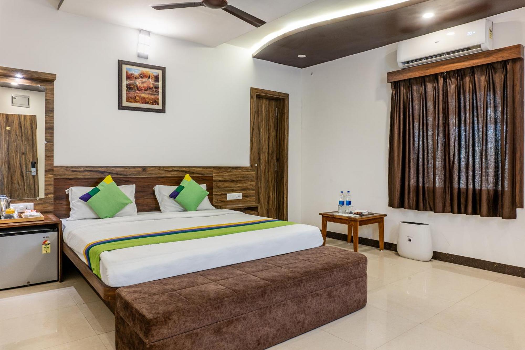Treebo Spirit Residency Hotel อุเดเปอร์ ภายนอก รูปภาพ